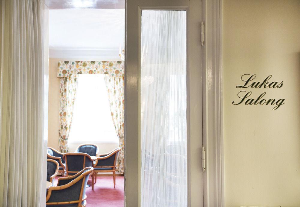 Grand Hotel